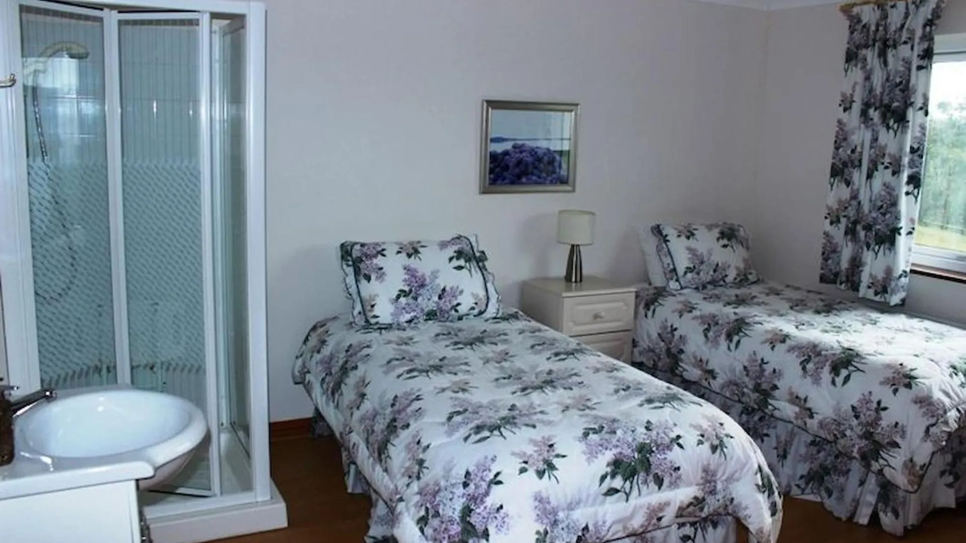 Waterside Cottage, Cashel Galway Ireland